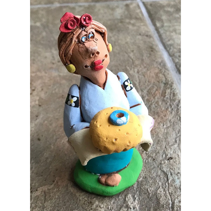 Welcome Figurine – clay figurine 4.75 in. tall