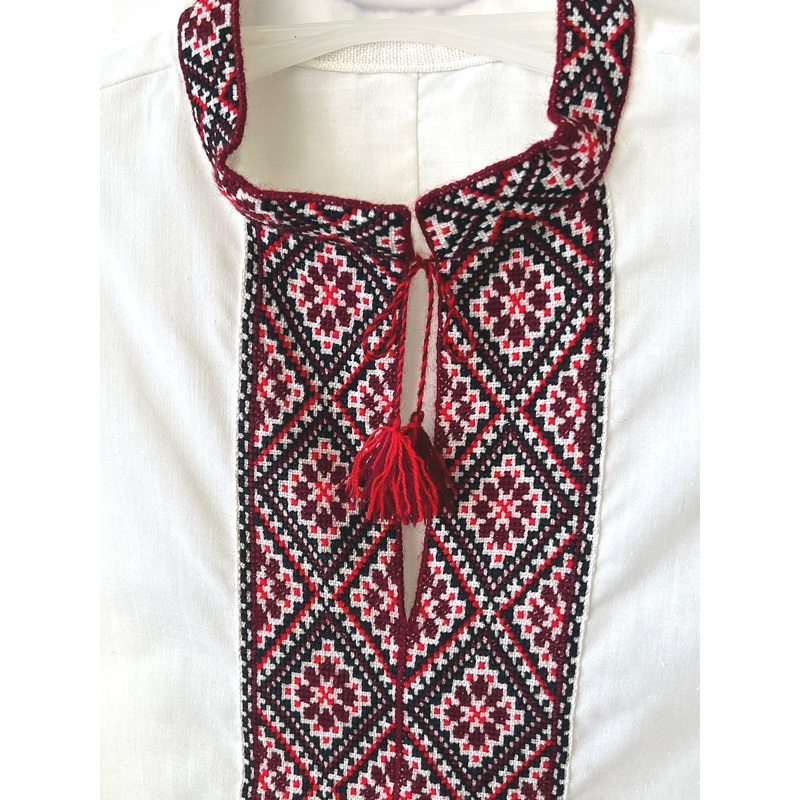 Men`s Vyshyvanka (red/black on white) M
