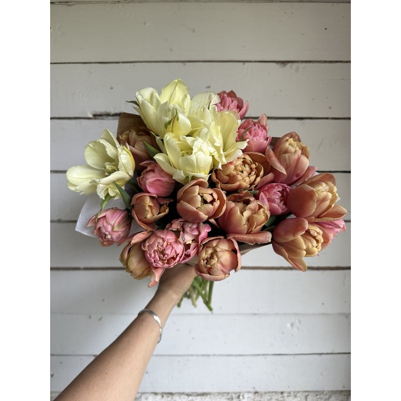 Grand bouquet Super Mama|Beat & betterave (Frelighsburg)|Olive & Olives (St-Lambert)|Lundis au soleil (Villeray)|180g caf (Rosemont)|Ptisserie Rhubarbe (Plateau Mt-Royal)|Caf Jardin (Verdun)|Le Chardo (Bromont)|Bar Bara (St-Henri)|Tinc Set (Outremon