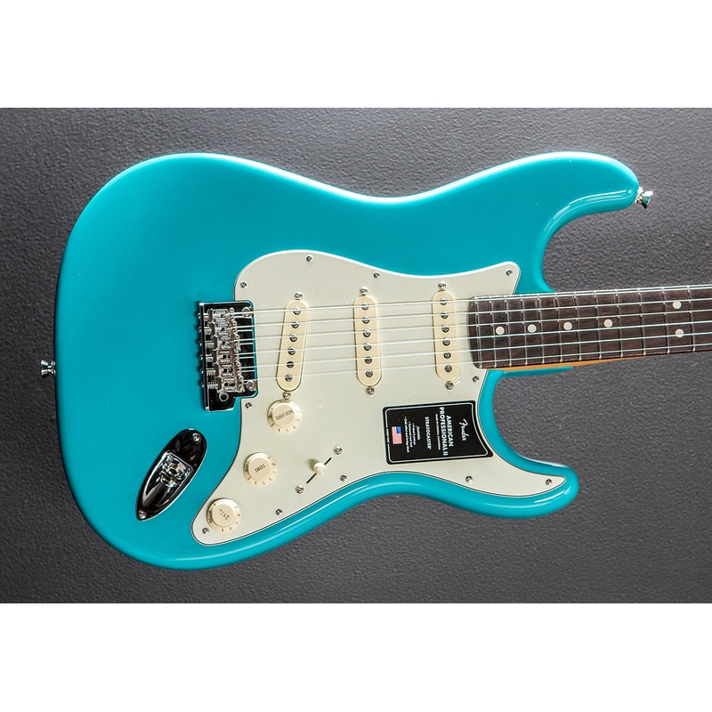 American Professional II Stratocaster  Miami Blue w/Rosewood