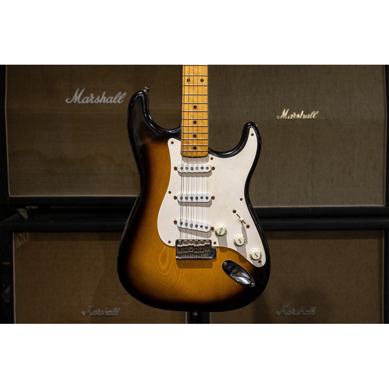 1954 Fender Stratocaster  – Sunburst
