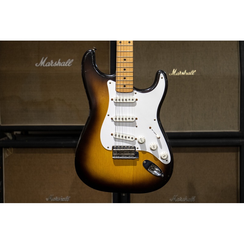 1957 Fender Stratocaster  – Sunburst