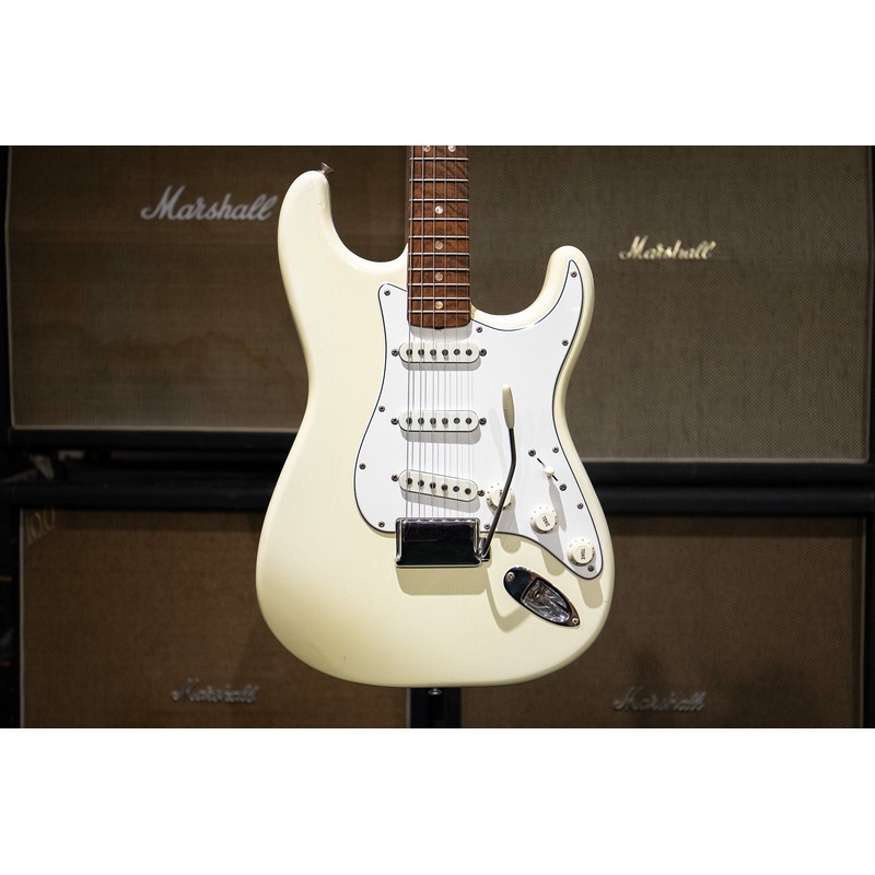1965 Fender Stratocaster – Olympic White