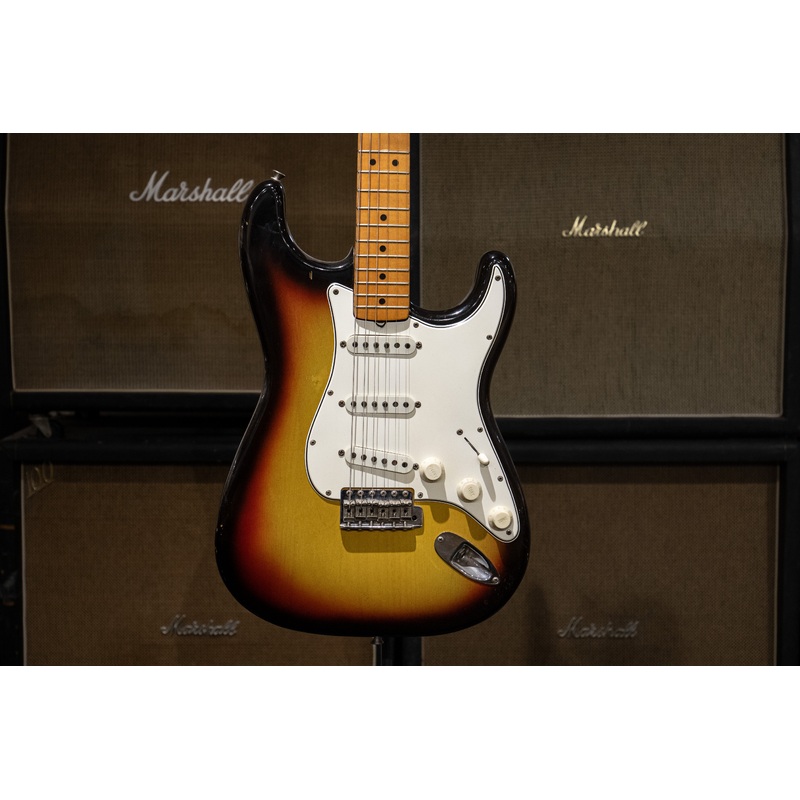 1965 Fender Stratocaster  – Sunburst