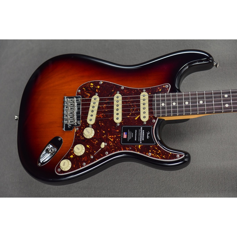 American Professional II Stratocaster  3 Color Sunburst w/Rosewood