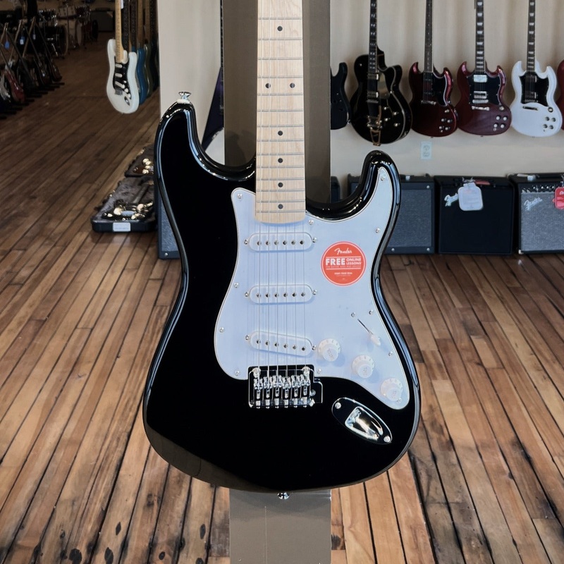 AFFINITY SERIES STRATOCASTER-Black