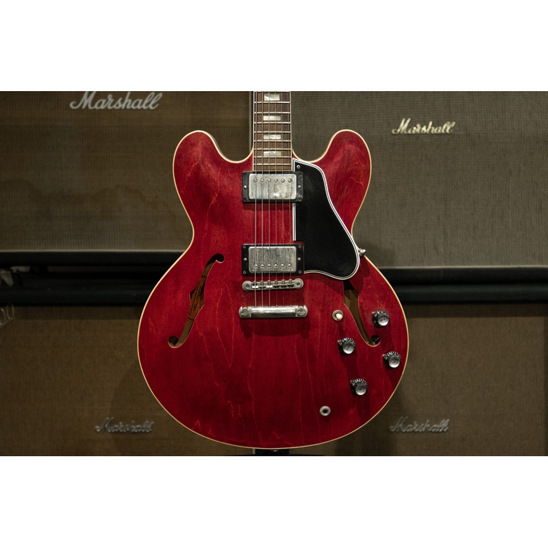 1962 Gibson ES-335 – Cherry