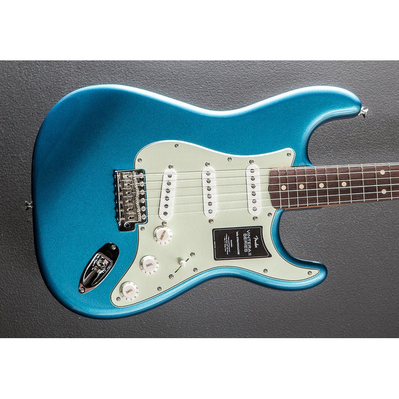 Vintera II 60’s Stratocaster – Lake Placid Blue