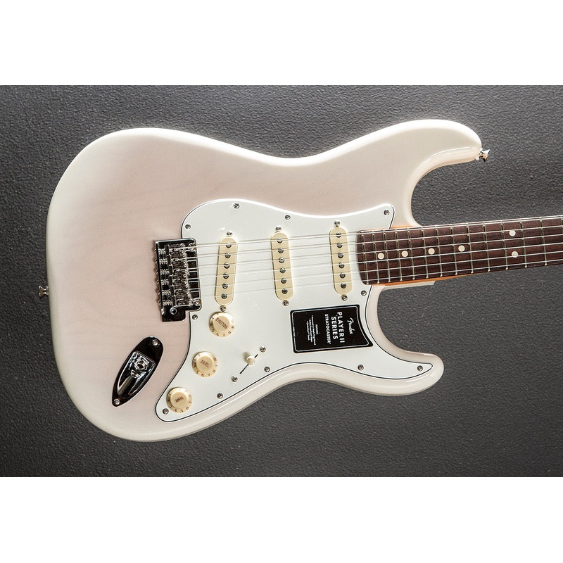 Player II Stratocaster – White Blonde