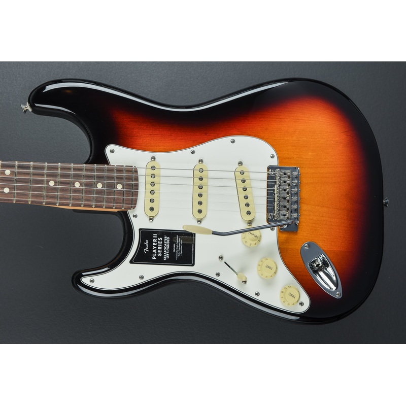 Player II Stratocaster Left Hand – 3-Color Sunburst W/Rosewood