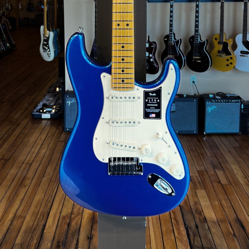 American Ultra Stratocaster  Cobra Blue w/Maple