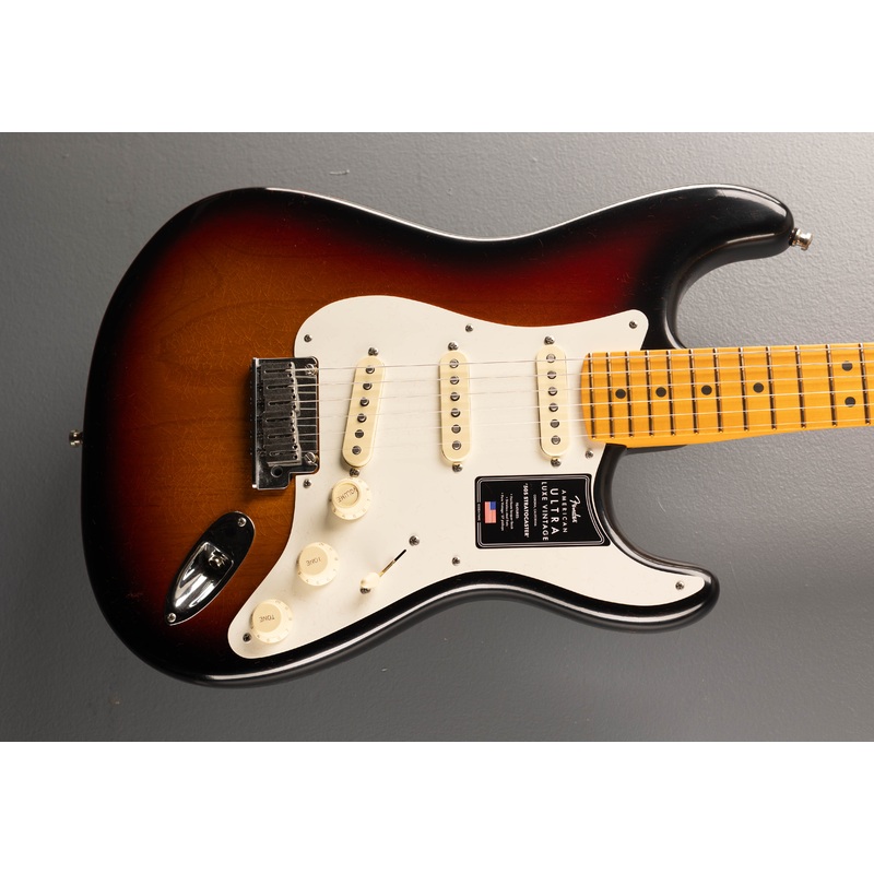 American Ultra Luxe Vintage ’50s Stratocaster – 3 Color Sunburst