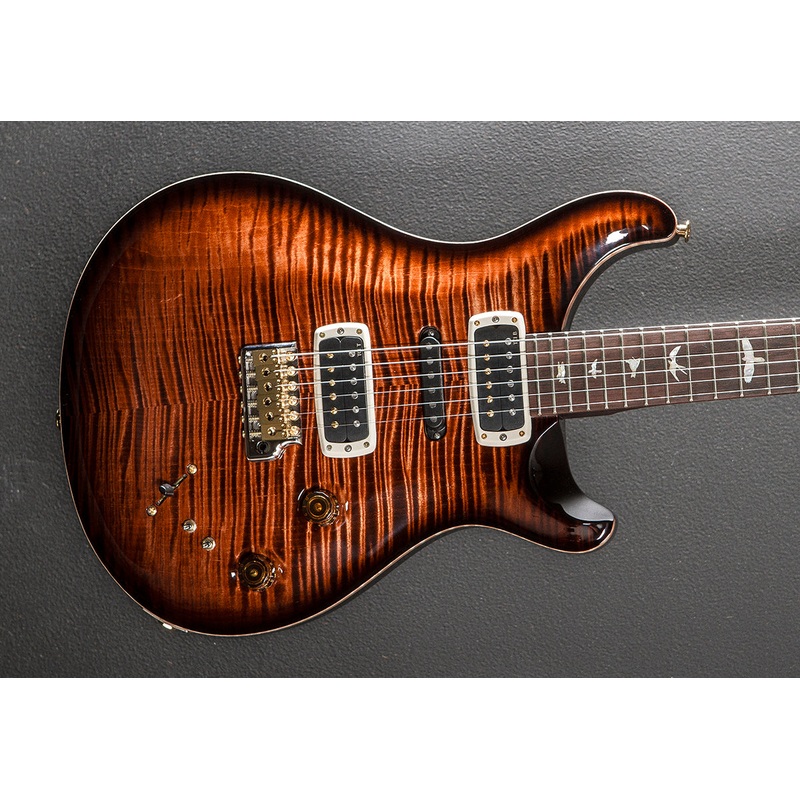 Modern Eagle V Wood Library Limited – Copperhead Burst w/Brazilian