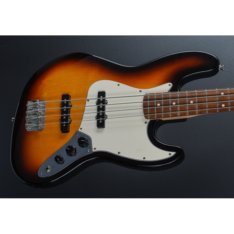 Used Standard Jazz Bass ’03
