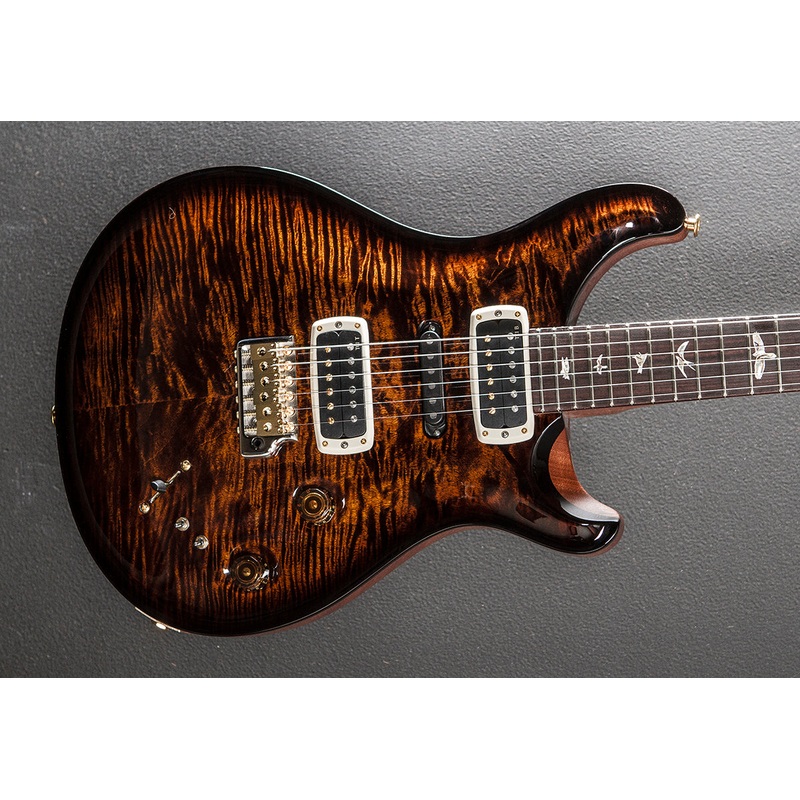 Modern Eagle V 10 Top – Black Gold Wraparound Burst